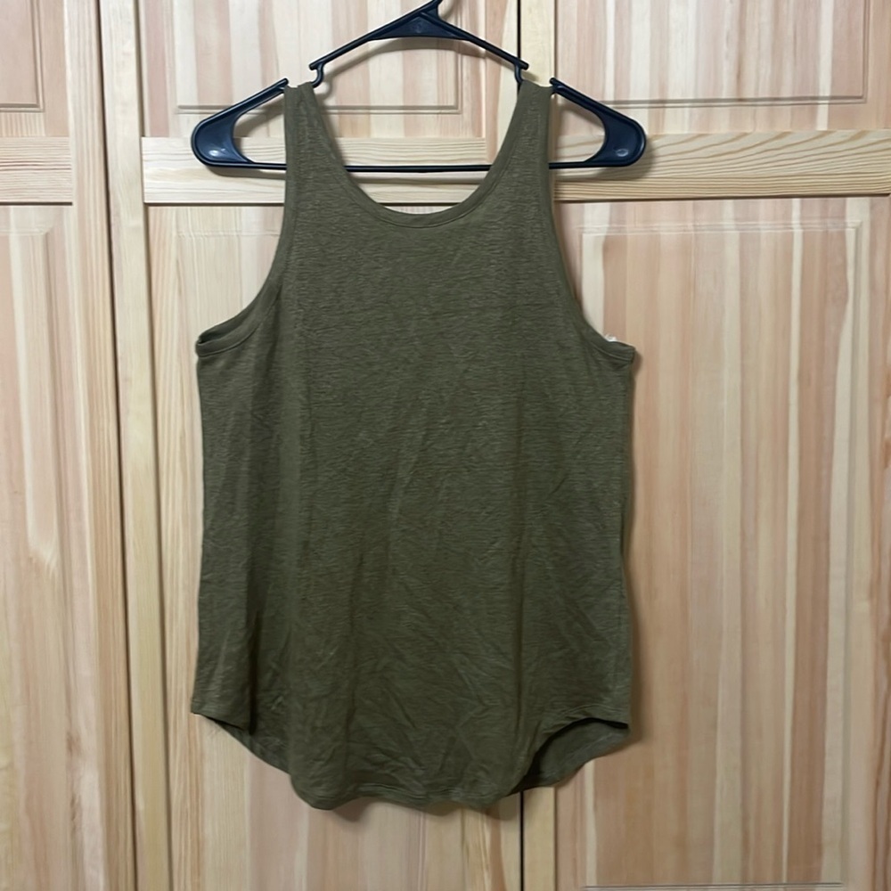 10. Linen Chaser tank.